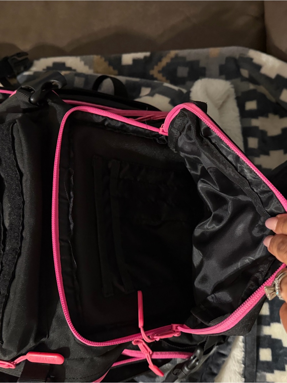 Wolfpak 25L Black & Pink Tactical Backpack - Trust Your Instincts - Picture 5 of 9